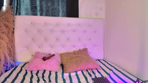 tatix online show from 04/18/26, 07:58