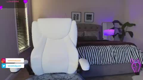 Tatted Queen online show from 11/17/25, 09:42