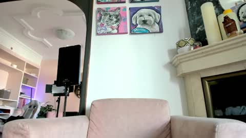 Nathalie Hardy  online show from 03/20/26, 08:14