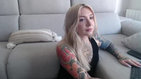 tattoobbgirl online show from 09/19/25, 11:33