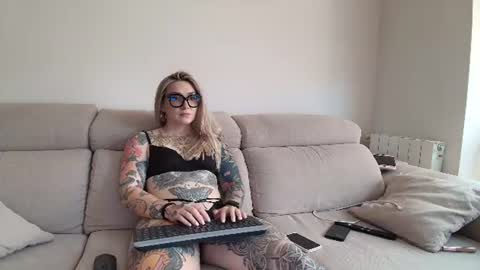 Snapshot of tattoobbgirl chatting on 06/23/26, 05:11 tattoobbgirl online show from 06/23/26, 05:11