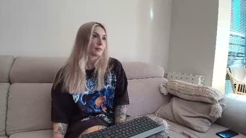 Snapshot of tattoobbgirl chatting on 07/03/26, 02:34 tattoobbgirl online show from 07/03/26, 02:34