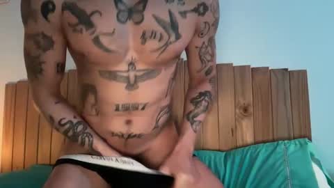 Snapshot of tattooboy218 chatting on 10/17/25, 02:48 tattooboy218 online show from 10/17/25, 02:48