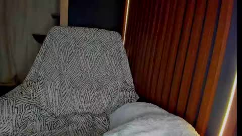 Antonia online show from 03/12/25, 07:59