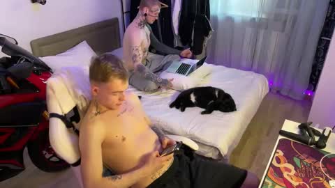 Alex but u can call me Theo online show from 03/06/26, 08:44