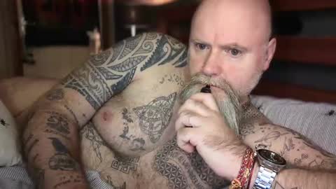 Tattooeddilf 01 online show from 01/10/26, 09:52