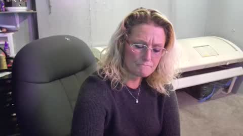 Lisa Lovely online show from 01/22/25, 10:26