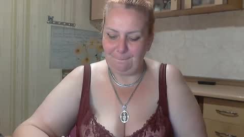 tatyanka_ online show from 11/18/25, 04:39