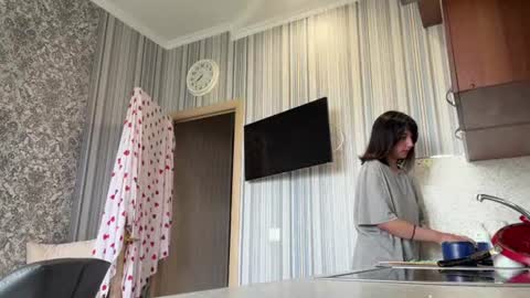 Riza online show from 06/25/26, 07:02