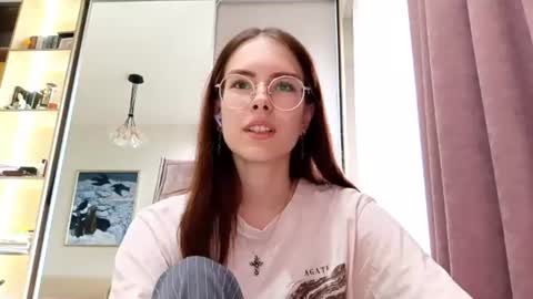 Snapshot of tawnyzenisek chatting on 07/04/26, 09:26 Veronica online show from 07/04/26, 09:26