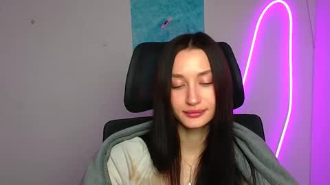 Taya online show from 04/07/26, 05:41