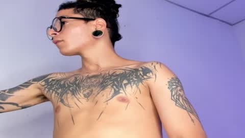 Snapshot of tayhlorstronghold chatting on 04/14/26, 12:38 online show from 04/14/26, 12:38