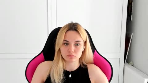 Tay online show from 05/30/26, 10:12