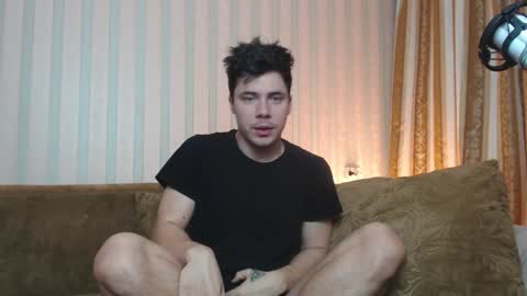 Snapshot of tayler_durden_1 chatting on 01/14/25, 04:04 ... online show from 01/14/25, 04:04