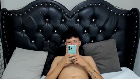 T A Y L E R  online show from 03/06/25, 12:10