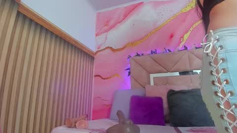 Sarah  online show from 12/01/25, 06:24