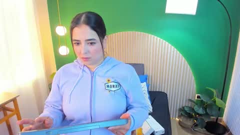 Taylor Bennet online show from 09/26/25, 12:09