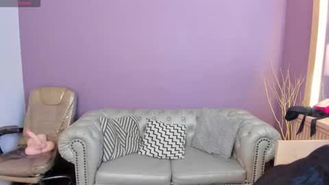 Taylor Bennet online show from 10/08/25, 12:14