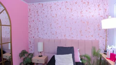 Taylor Bennet online show from 11/30/25, 11:36