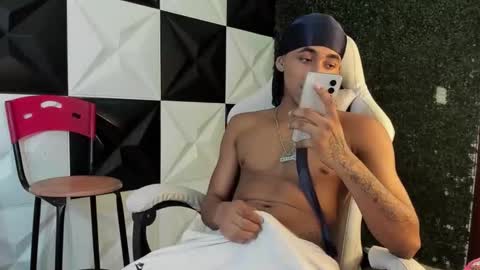 Taylor online show from 03/05/26, 12:06