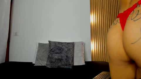 Taylor online show from 09/15/25, 08:09