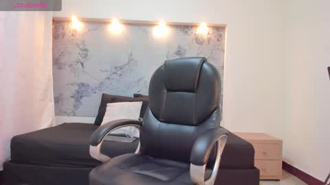 Taylor online show from 09/19/25, 11:55