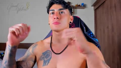 taylor_mclane1 online show from 11/16/25, 07:41