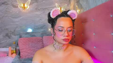 Taylor Sanz online show from 10/11/25, 02:44