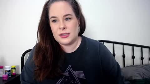 Taylor Michaels online show from 09/30/25, 02:27