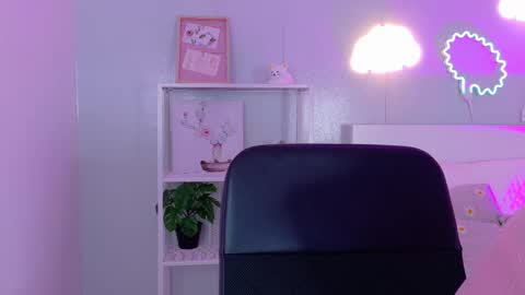 TAYLOR  online show from 11/11/25, 11:21