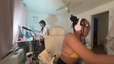 Taylor online show from 08/07/26, 01:51