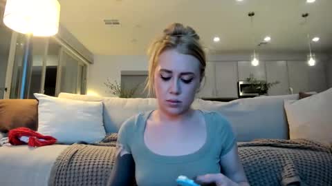 Taylor Rae online show from 02/06/26, 03:22