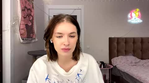 Bella online show from 10/09/25, 02:48