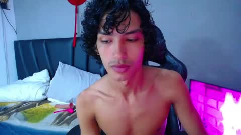 Snapshot of tayronx33 chatting on 06/06/26, 03:06 Tayron online show from 06/06/26, 03:06