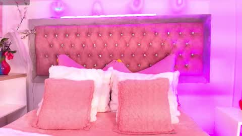 Sofia online show from 10/26/25, 12:44