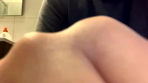 Tbest1986 online show from 12/22/24, 02:06