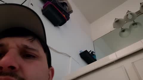Snapshot of tboy833 chatting on 03/02/25, 04:53 Luis online show from 03/02/25, 04:53