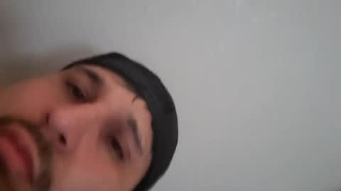 Snapshot of tboy833 chatting on 03/11/25, 04:51 Luis online show from 03/11/25, 04:51