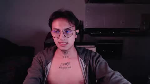 Teo independent model online show from 02/15/25, 05:09