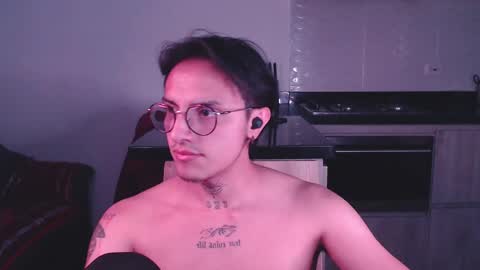 Teo independent model online show from 02/20/25, 07:23