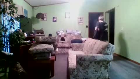 Snapshot of teak4u chatting on 12/17/24, 09:27 Teak online show from 12/17/24, 09:27