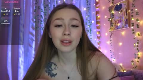 Snapshot of tease_mee_now chatting on 10/22/25, 03:12 Eva online show from 10/22/25, 03:12