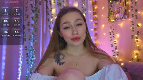 Snapshot of tease_mee_now chatting on 10/27/25, 02:54 Eva online show from 10/27/25, 02:54