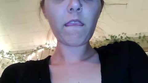 Snapshot of teasemecyn chatting on 10/19/25, 11:11 teasemecyn online show from 10/19/25, 11:11