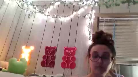 Snapshot of teasemecyn chatting on 10/23/25, 08:57 teasemecyn online show from 10/23/25, 08:57