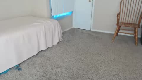 teases online show from 12/03/24, 06:38