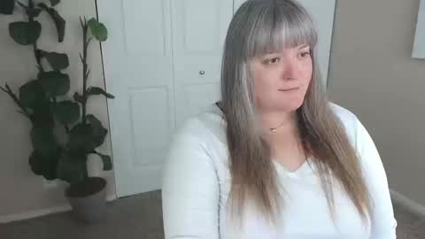 teases online show from 10/11/25, 05:33