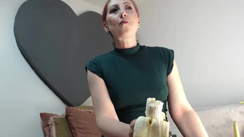 Snapshot of teasexpert4444 chatting on 05/15/26, 05:58 ALICIA--- online show from 05/15/26, 05:58