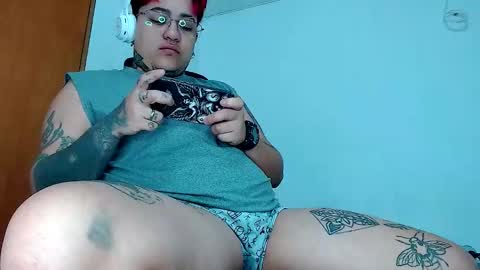 Charlee He online show from 10/04/25, 10:57