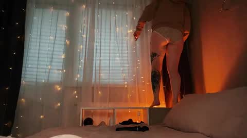 Mary     X TechnoElfff  INST    fansly kissmary online show from 10/19/25, 01:01